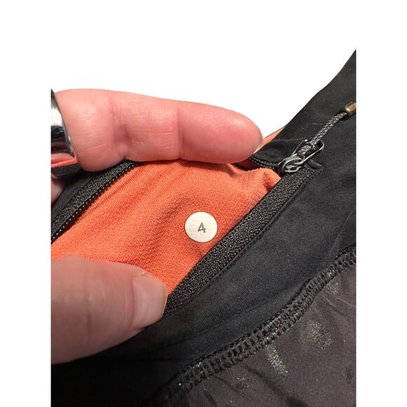 Lululemon Run Speed Sports Black Animal Print Size 4 Excellent Condition - Picture 3 of 6